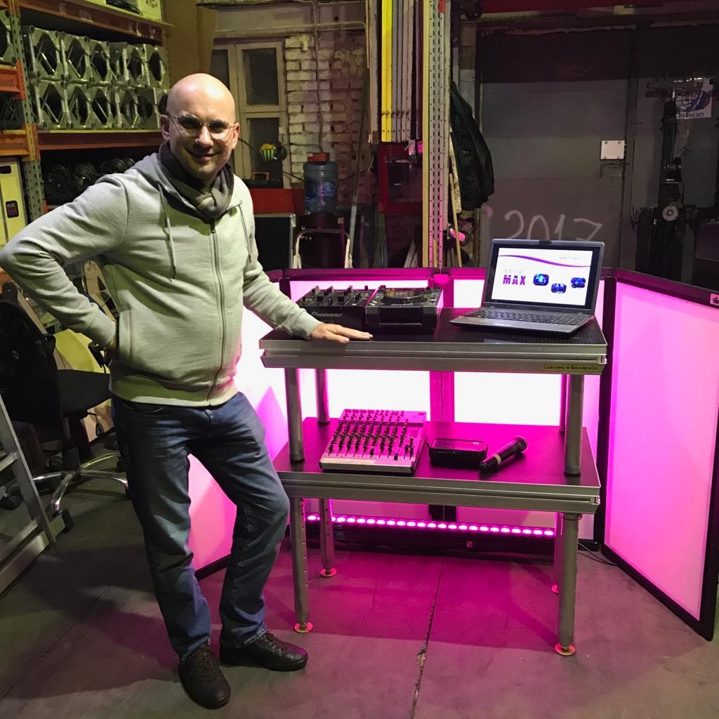 Аренда. стола для DJ-я