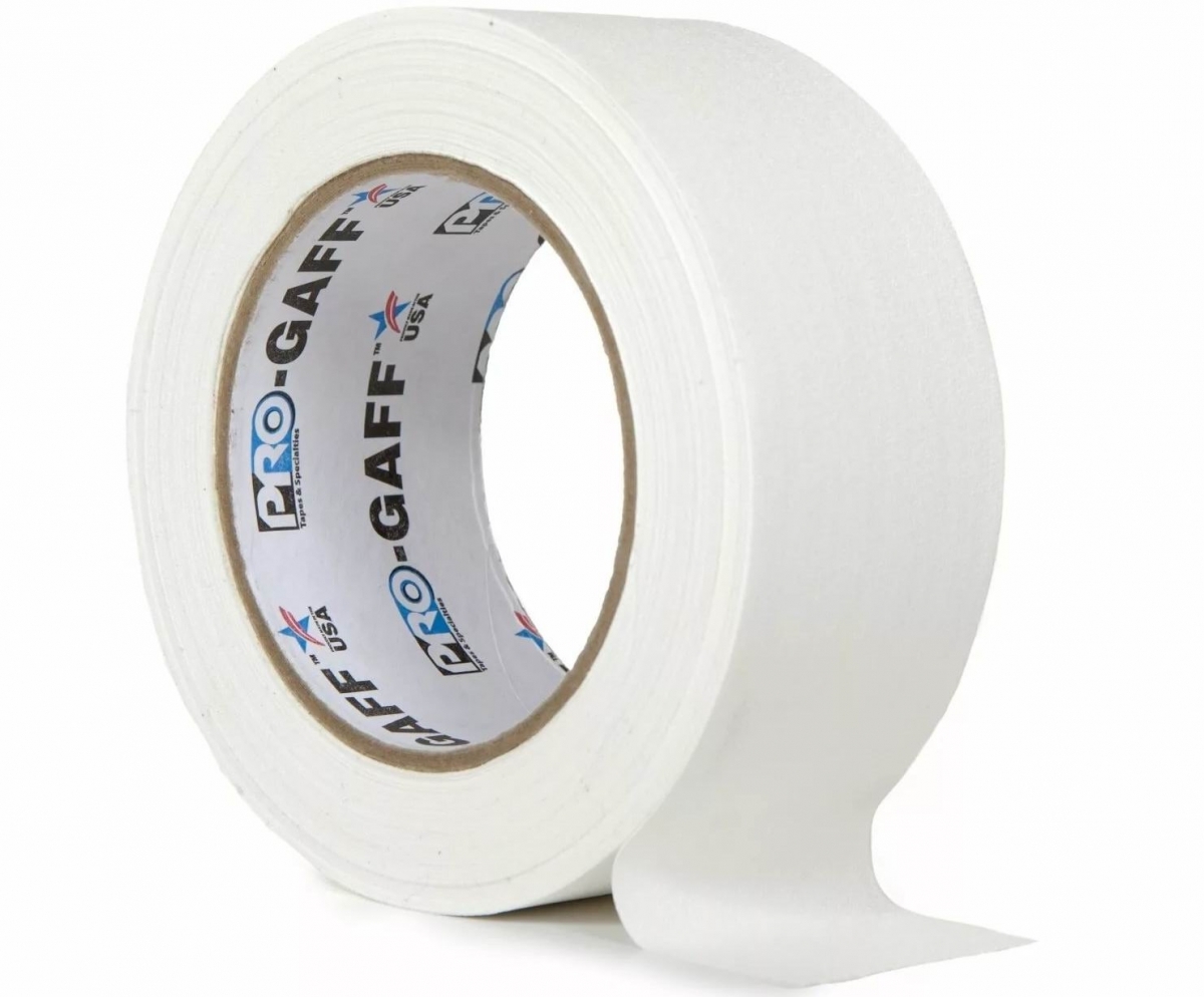 Gaffer Tape белого цвета.