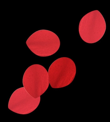 Аренда конфетти бумажное фигурное лепестки роз красные