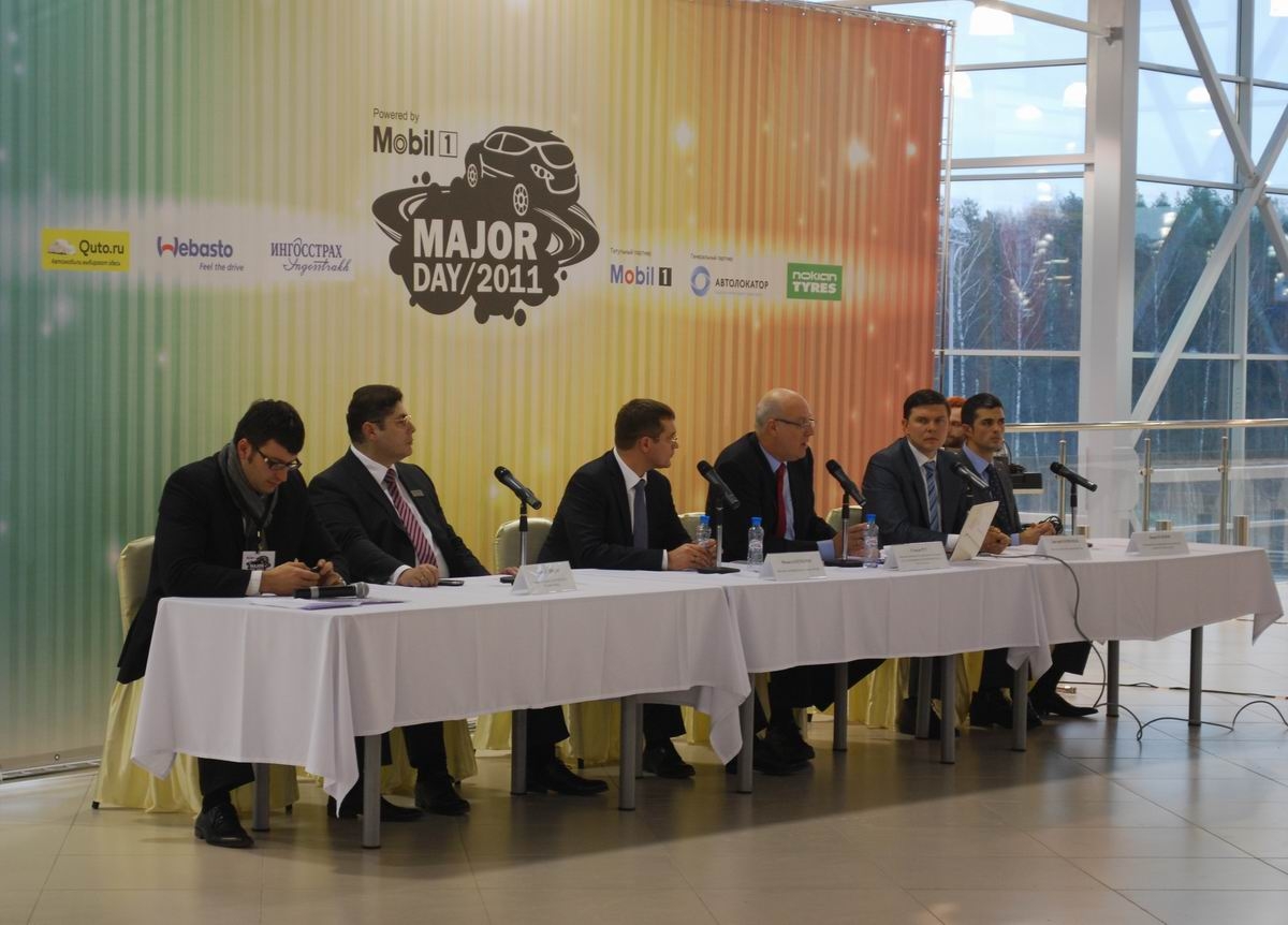 Аренда настольной микрофонной стойки.