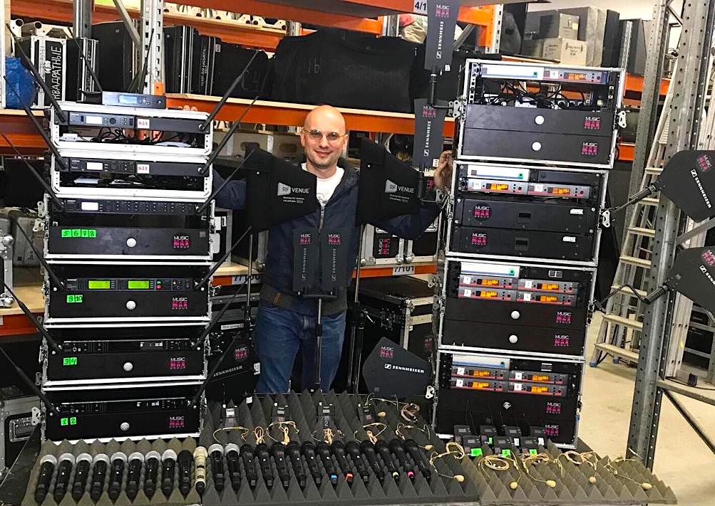 Аренда беспроводных микрофонов и радиосистем с головным микрофоном