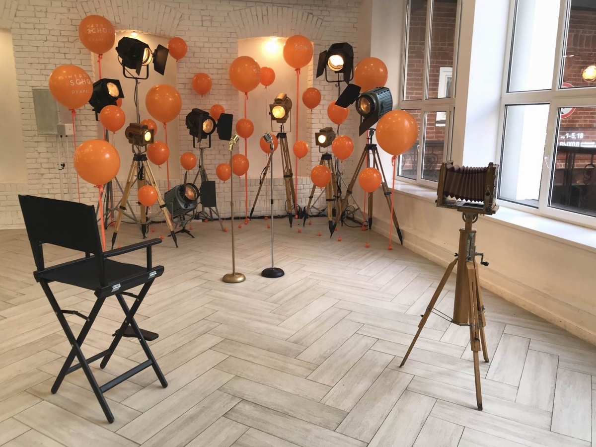 Аренда ретро-прожекторов и света