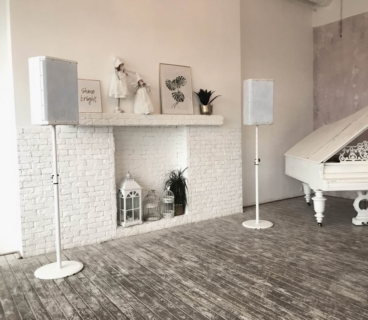 Аренда звука белого цвета для лофта.