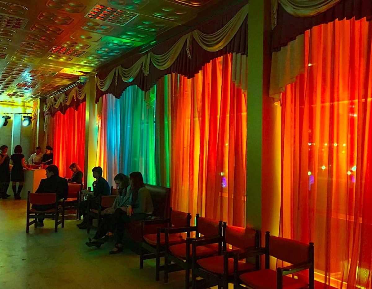 Подсветка окон на мероприятии в аренду