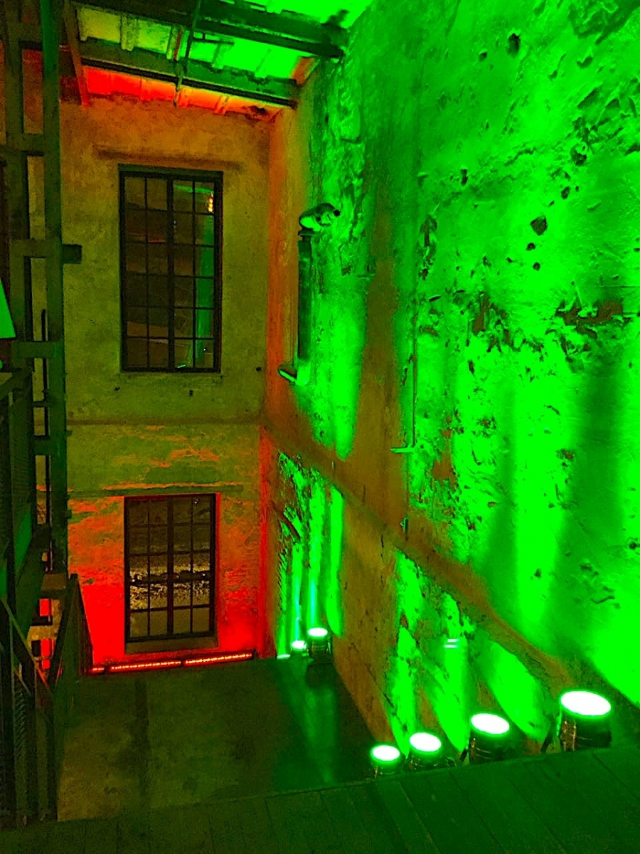 Аренда подсветки лестницы на мероприятии