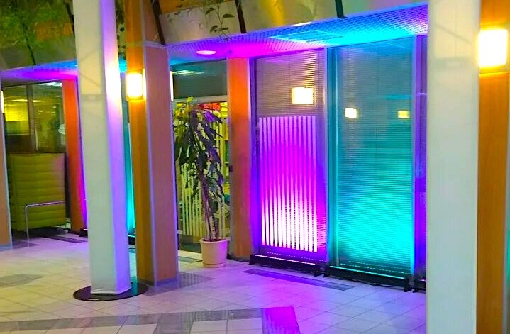 Подсветка окон в офисе ПАО МегаФон.