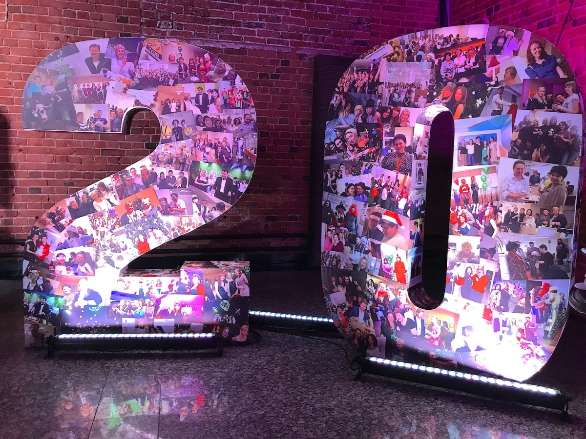 Аренда света для баннера в фотозоне