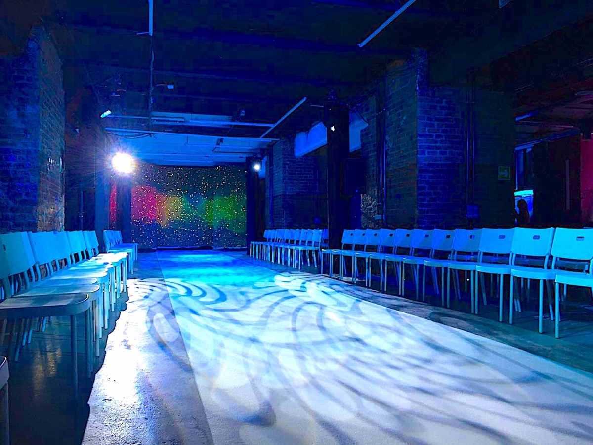 Прокат света для модного показа