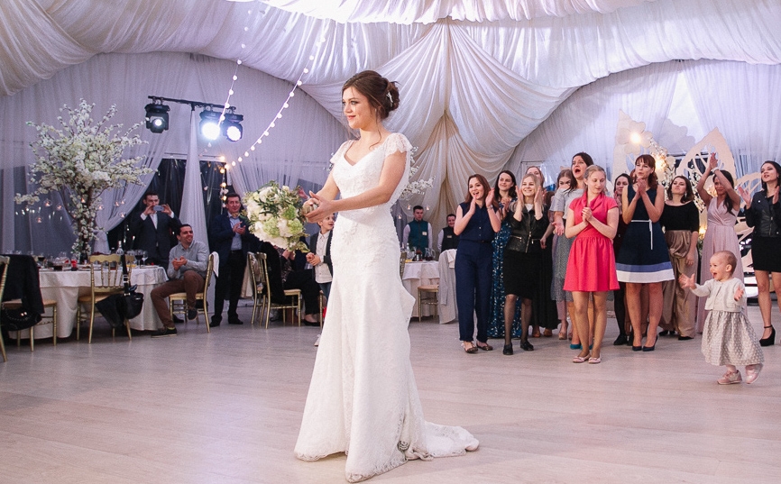 Аренда комплекта света на свадьбу