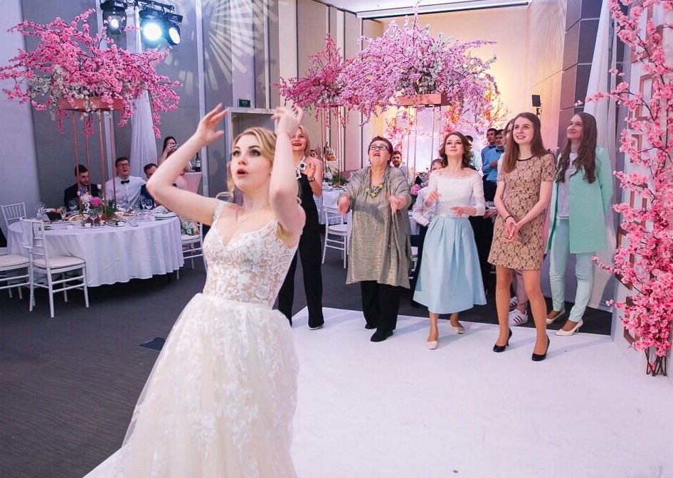 Аренда света на свадебное мероприятие.