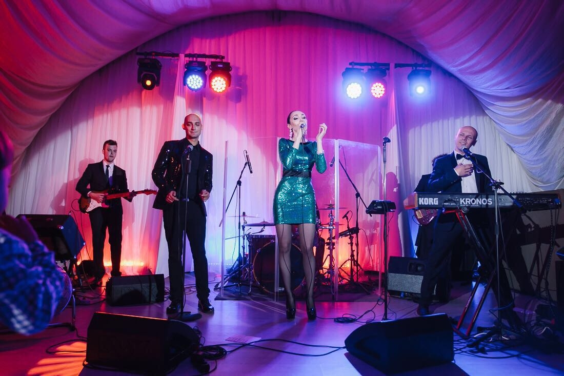 Аренда света на мероприятие для выступления кавер-группы