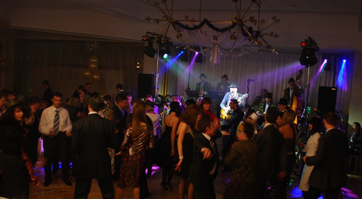 Плохой пример работы света на свадьбе