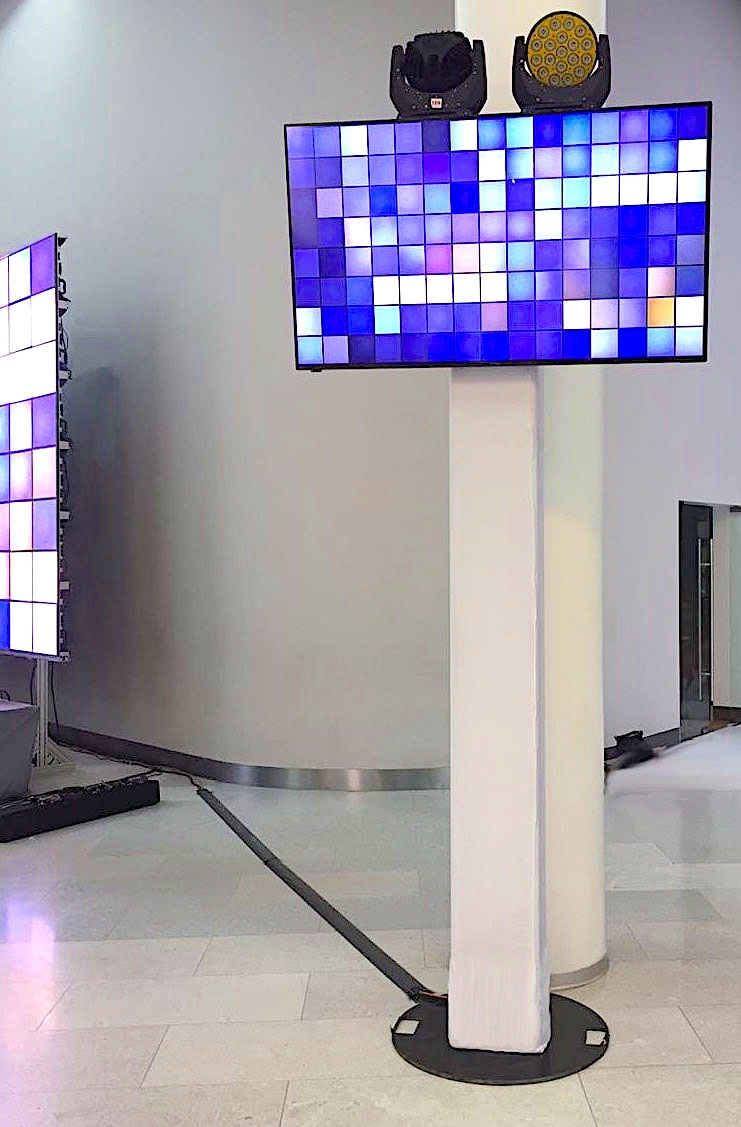 Аренда плазмы на стойке из фермы