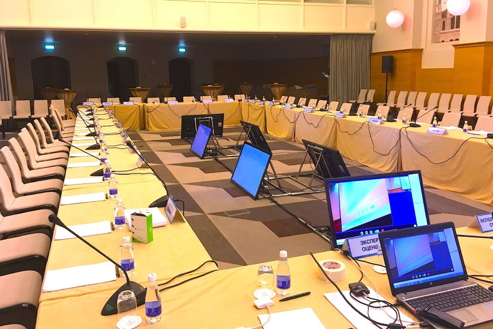 Аренда плазмы 46" на стойке-суфлере