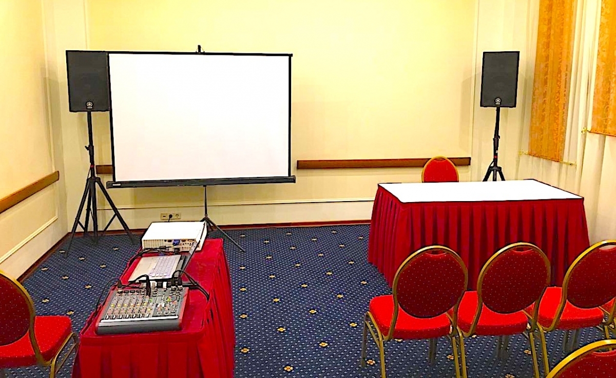 Аренда проектора, экрана и звука на мероприятие